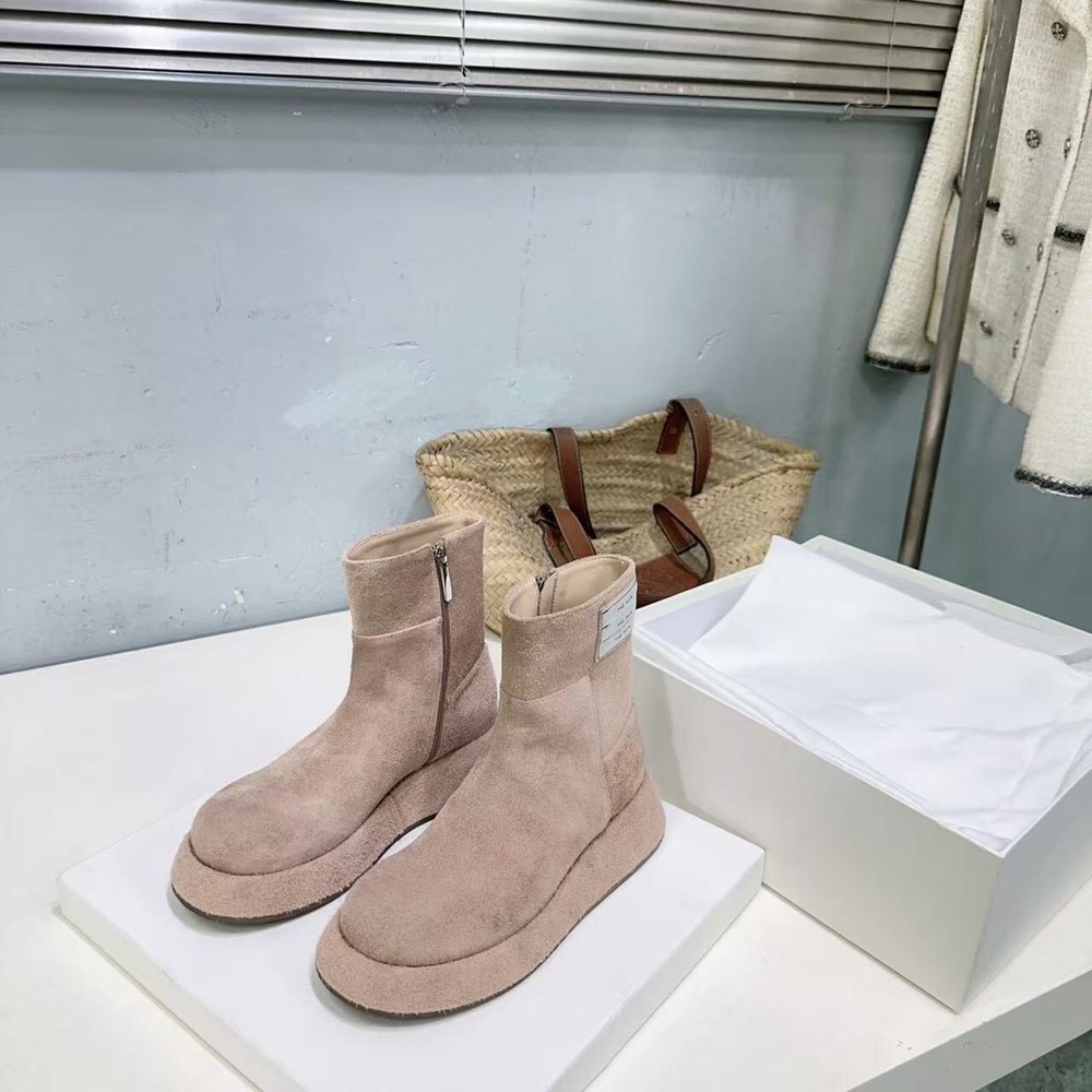 The row Elegant Women's Suede Ankle Boots